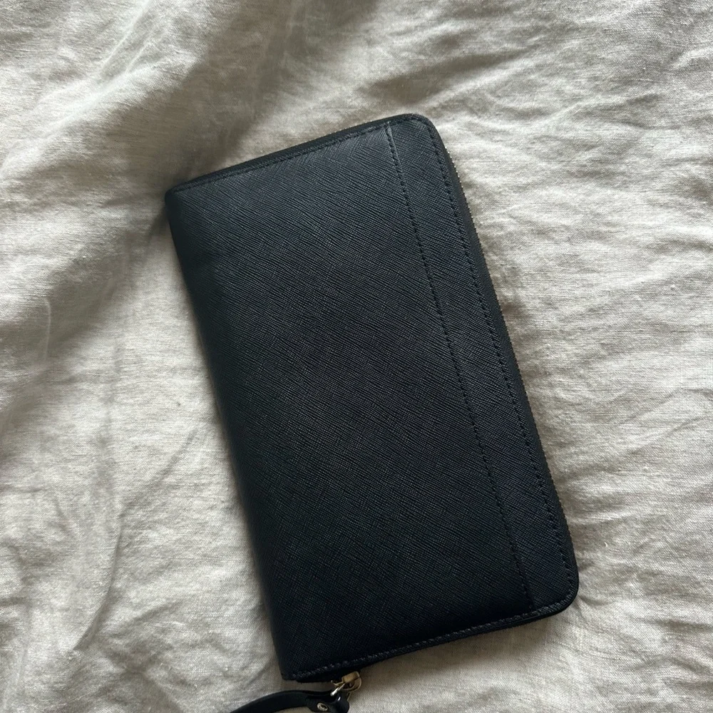 Kate Spade Large Wallet - Picture 4 of 6
